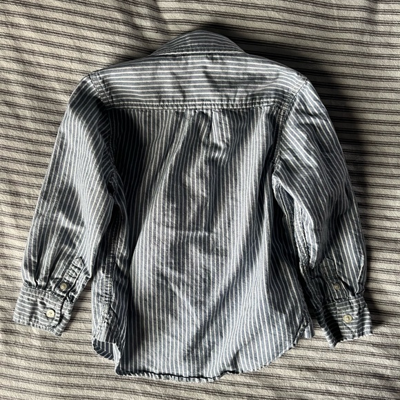 Gap 5T Button Down - Picture 3 of 3